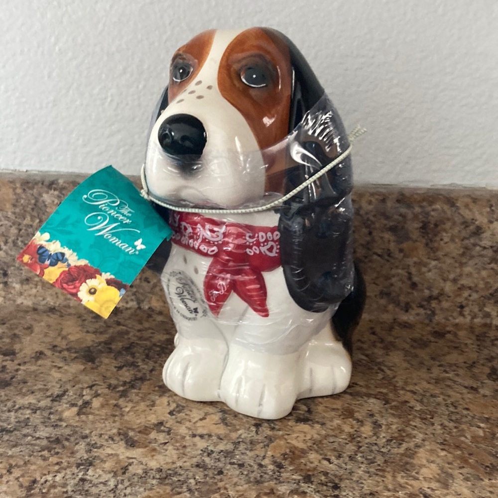 COPY - The Pioneer Woman ‘Henry’ basset hound dog cookie / candy jar